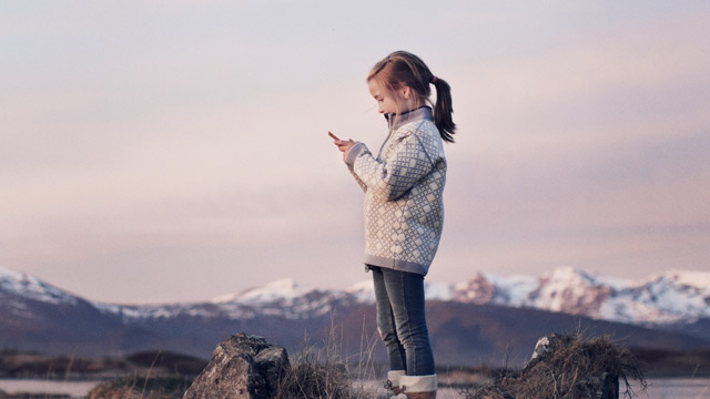 Small - Mobile kid mountain outside