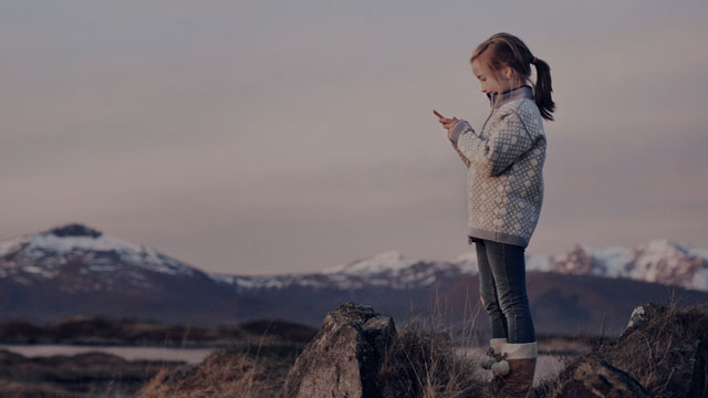 girl in nature with phone small overlay